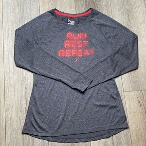 Old Navy Girls Active Go Dry S/P Semi Fitted Long Sleeve Shirt